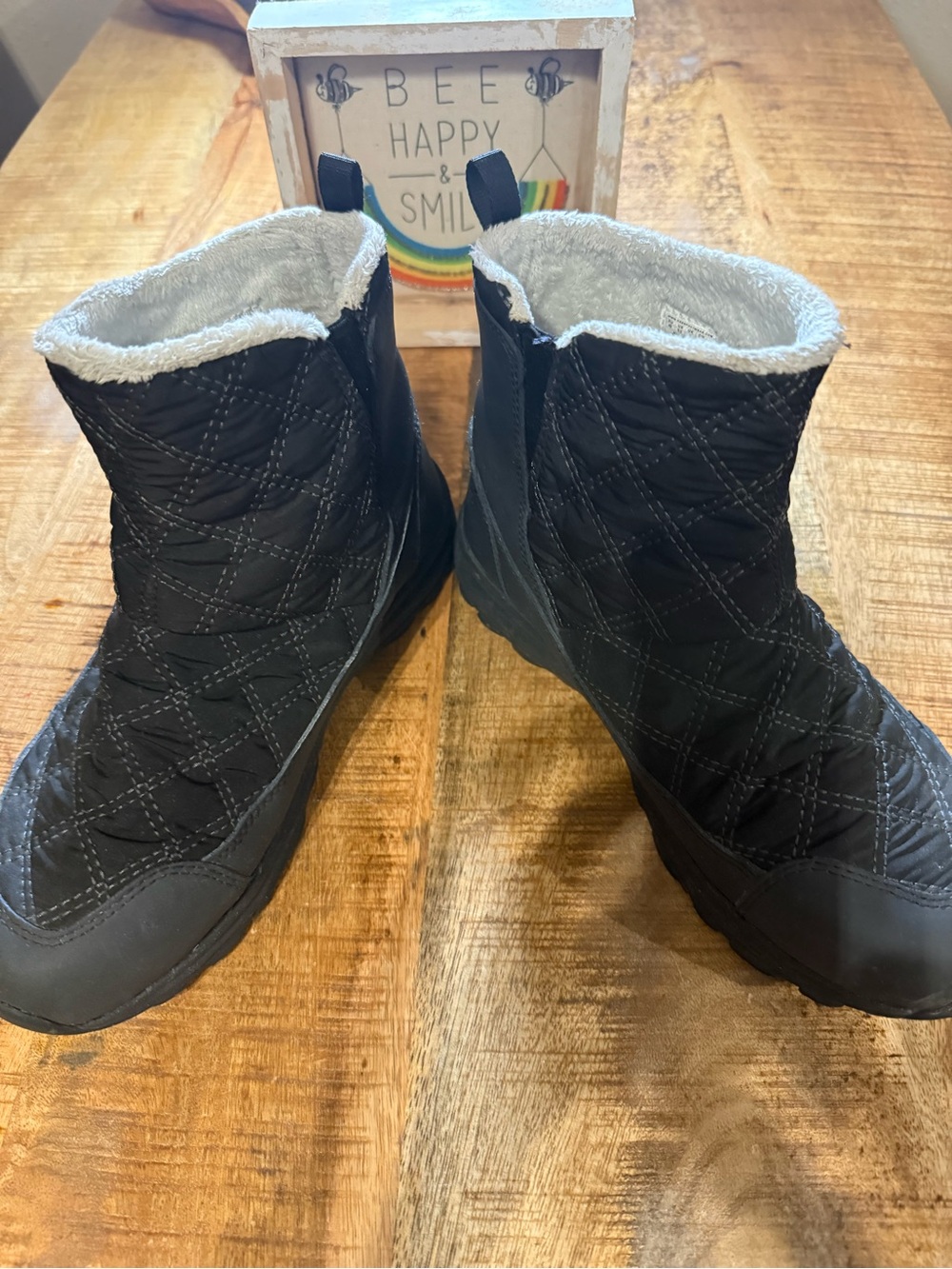 Keen Black Quilted Women’s Snow Boots with Light Faux Fur Collar